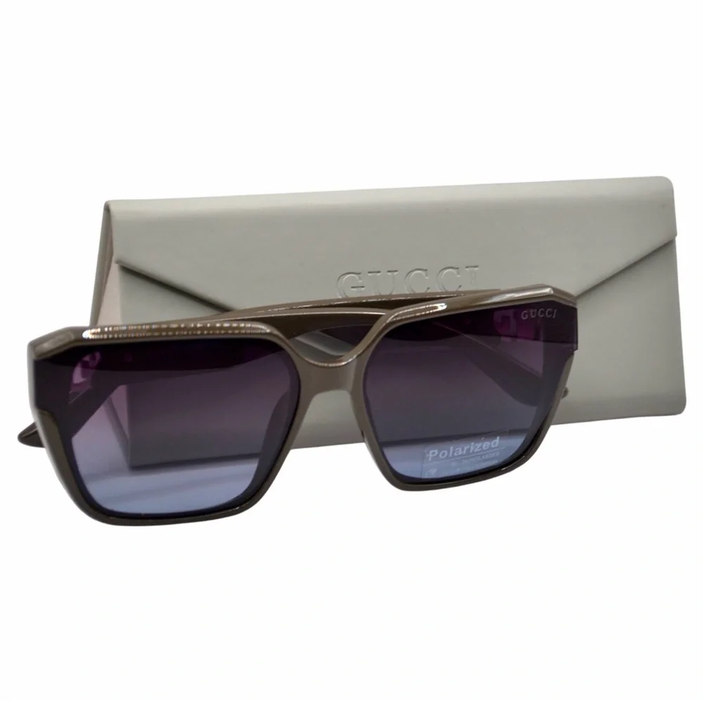 Gucci Women’s Polarized Sunglasses | Black Frames | Violet Pink Gradient Lens - Picture 6 of 12